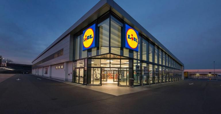 Nowe oszustwo z fałszywą loterią. Organizatorem jest Lidl, a nagrody rozdaje… Auchan