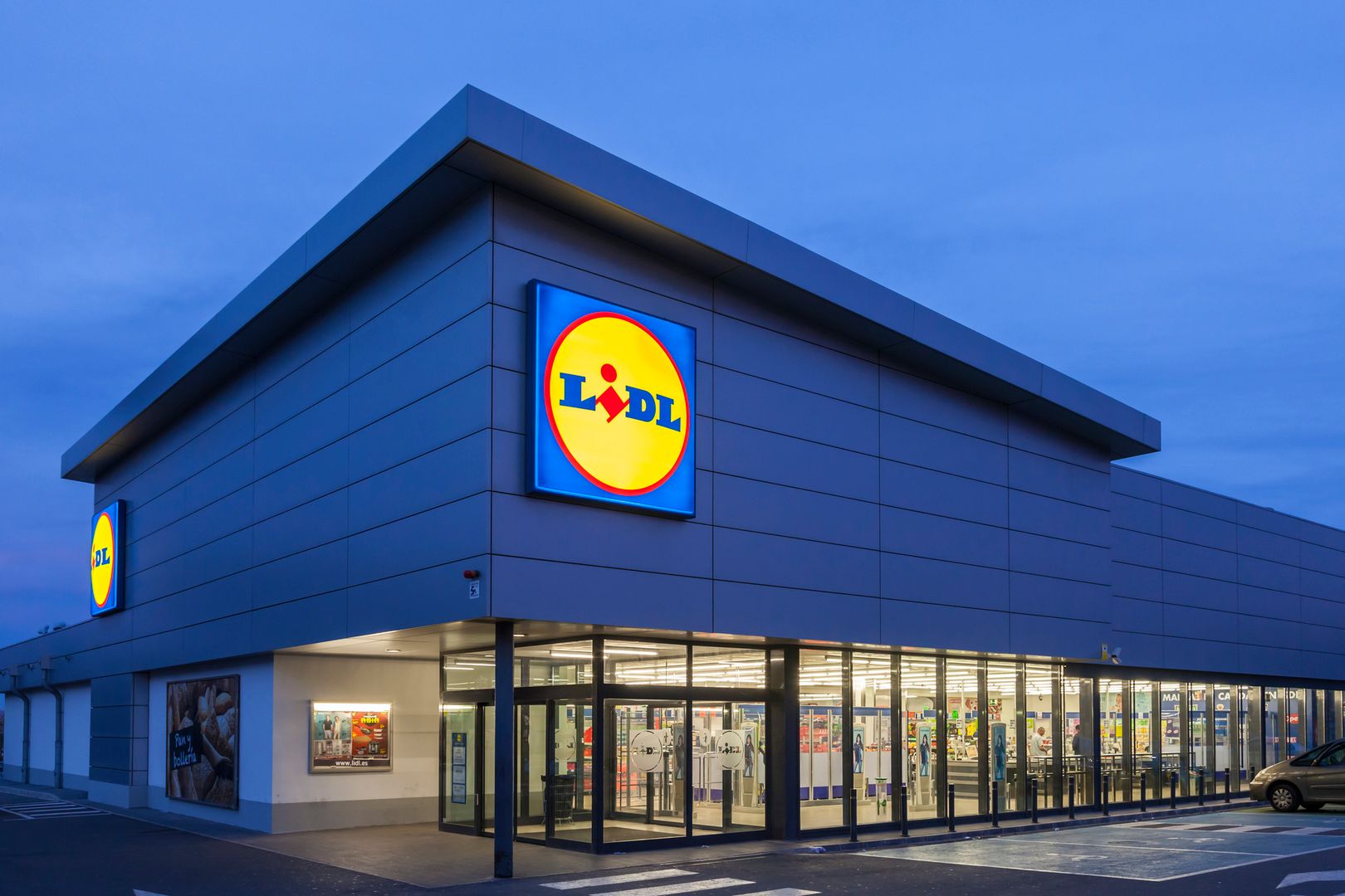 Lidl wyrzucił menadżera za zbyt wczesne przychodzenie do pracy