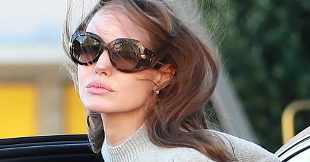 Przecieramy oczy z niedowierzania! Angelina Jolie nakryta przez paparazzi na gorącym uczynku! Mamy zdjęcia