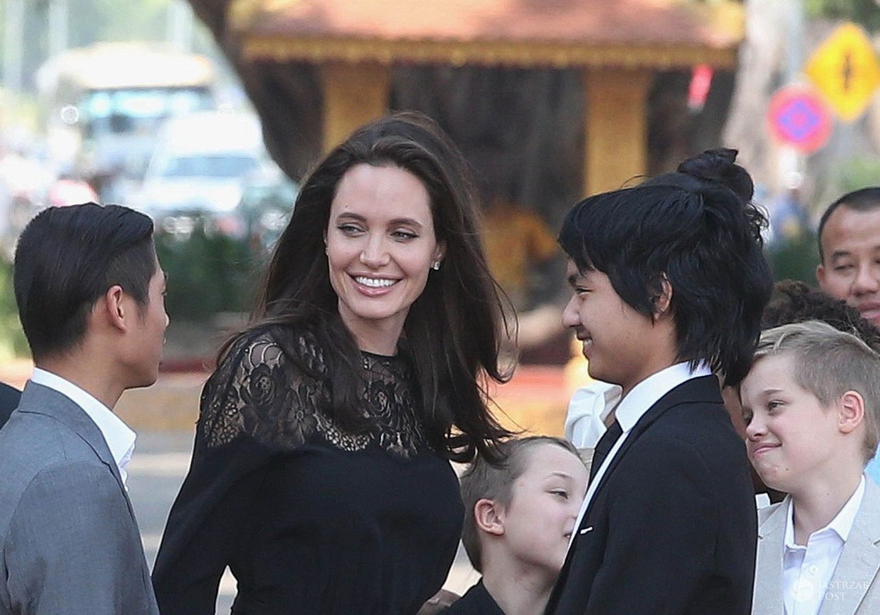 Co Angelina Jolie robiła w Kambodży?