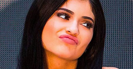 HOT! Do internetu wreszcie trafiło zdjęcie ciężarnej Kylie Jenner! W roli głównej mamy jej sporych rozmiarów brzuch!