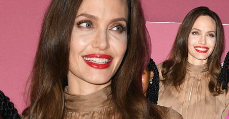 Angelina Jolie z córką na czerwonym dywanie. 16-letnia Zahara swobodnie pozowała przed obiektywami. Ma wszelkie predyspozycje, by zostać gwiazdą