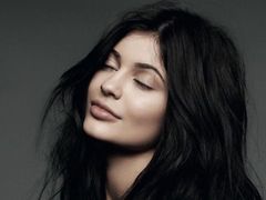 Kylie Jenner pierwszy raz w "Elle" UK