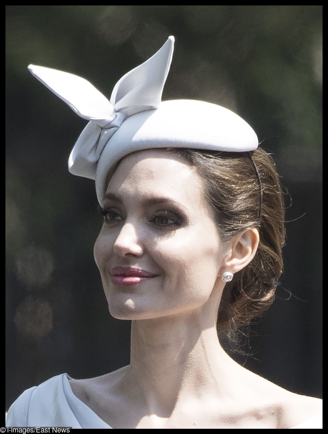 Angelina wyglądała jak figura woskowa. Zobaczcie zdjęcia gwiazdy z Londynu