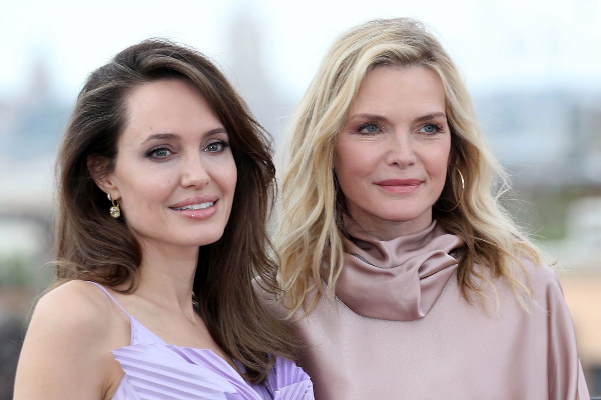 Angelina Jolie i Michelle Pfeiffer razem? Tabloidy tropią sensację