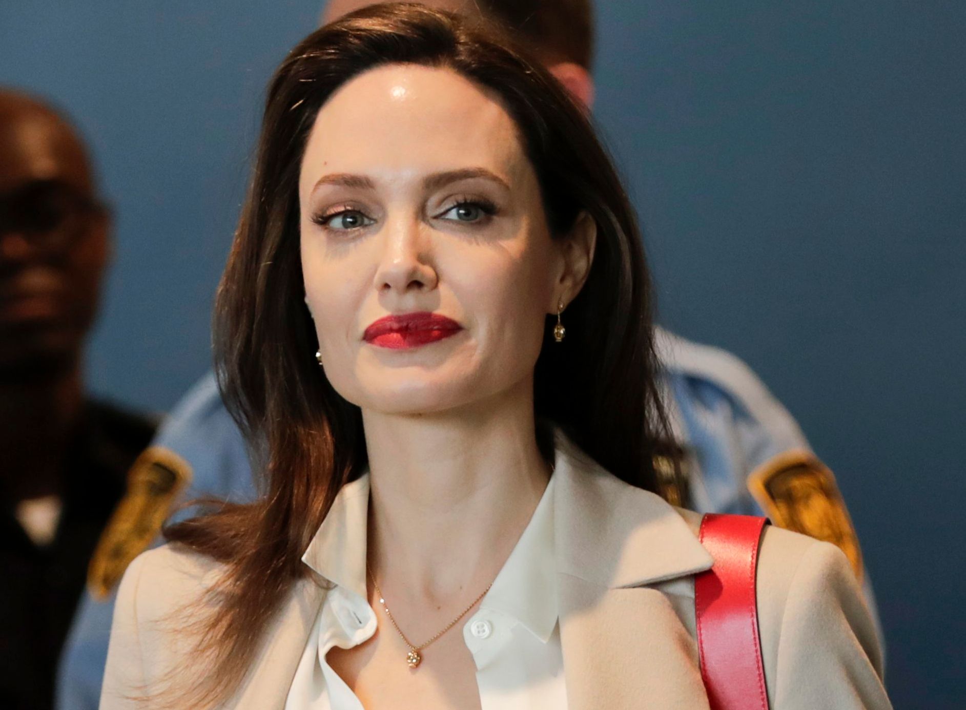 Angelina Jolie i Brad Pitt rozwodzą się