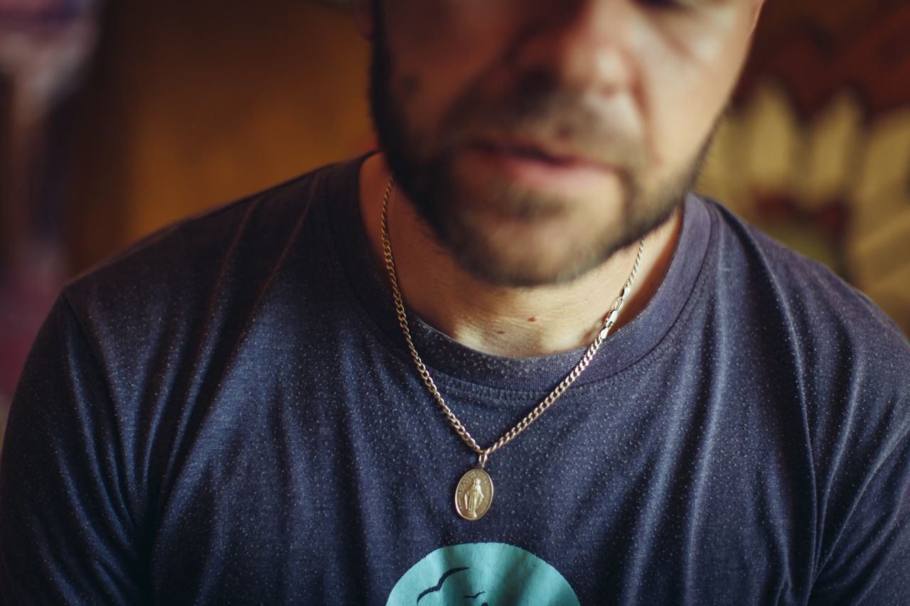 Ksiądz walczy o córkę. Z biskupem, jej matką i swoim proboszczem