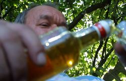 Opracowano lek na alkoholizm. Pozwala znacząco ograniczyć picie!