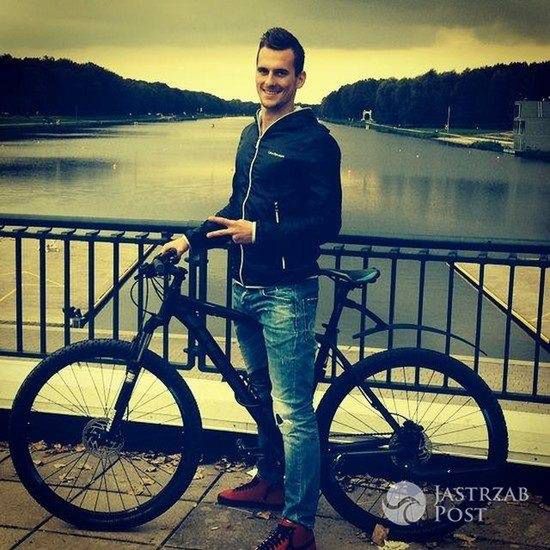 Arkadiusz Milik jeździ na rowerze