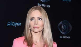 Agnieszka Woźniak Starak cała na różowo w za dużym garniturze