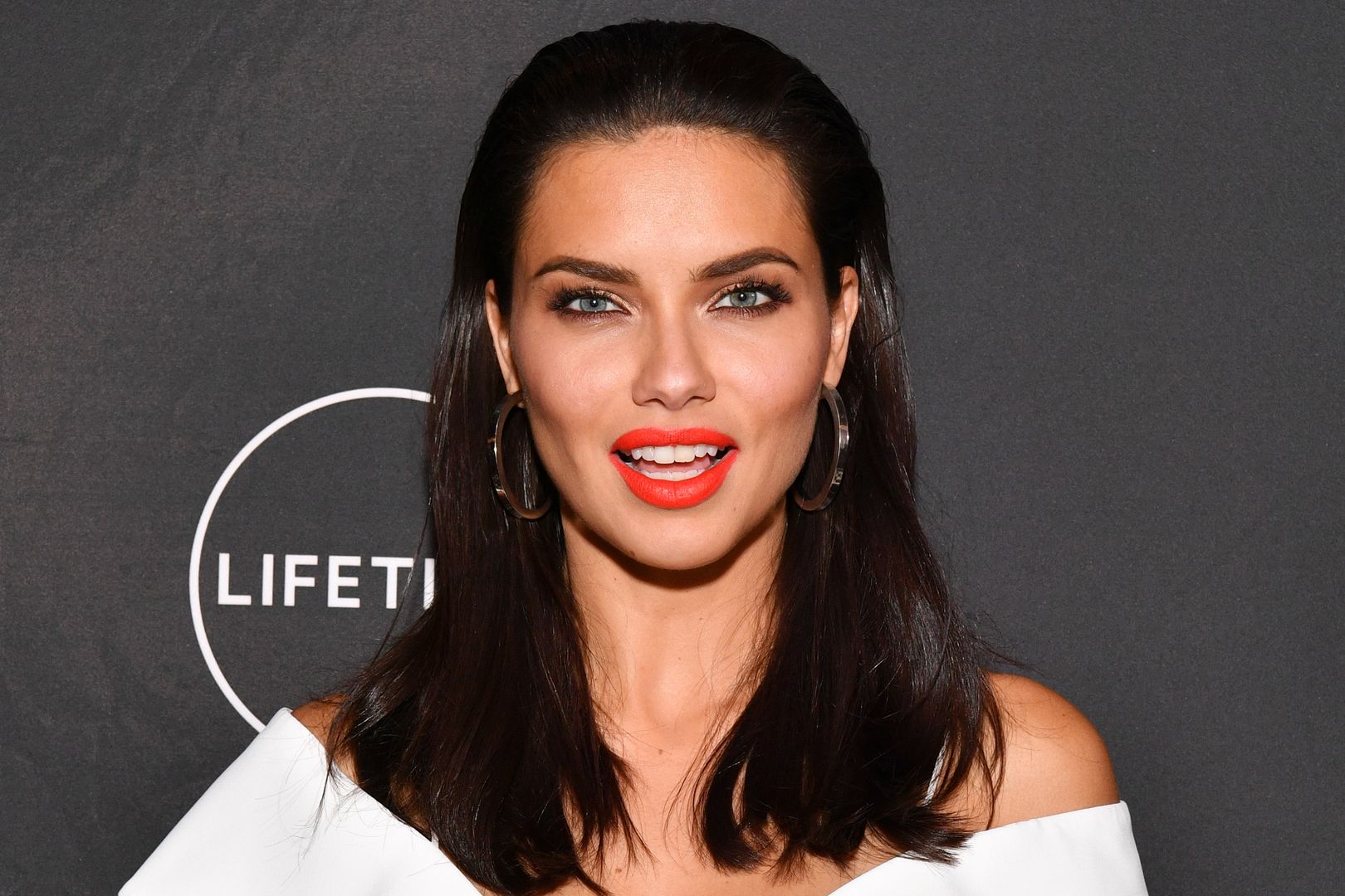 Adriana Lima odchodzi na emeryturę? Znamy plany aniołka Victoria's Secret 