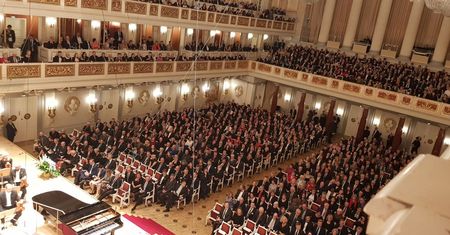 Andrzej Duda w Berlinie: skandowano „konstytucja” podczas koncertu z okazji 100-lecia niepodległości Polski