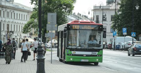 3,5 latek, który podróżował autobusami. Wykorzystał nieuwagę matki