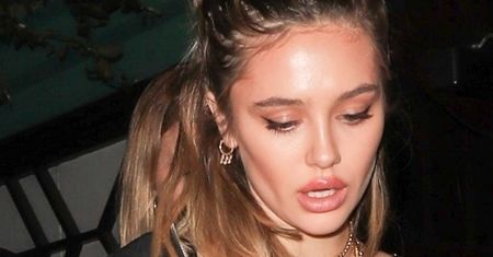 Delilah Hamlin w prześwitującym gorsecie. Jej rodzice to znana para