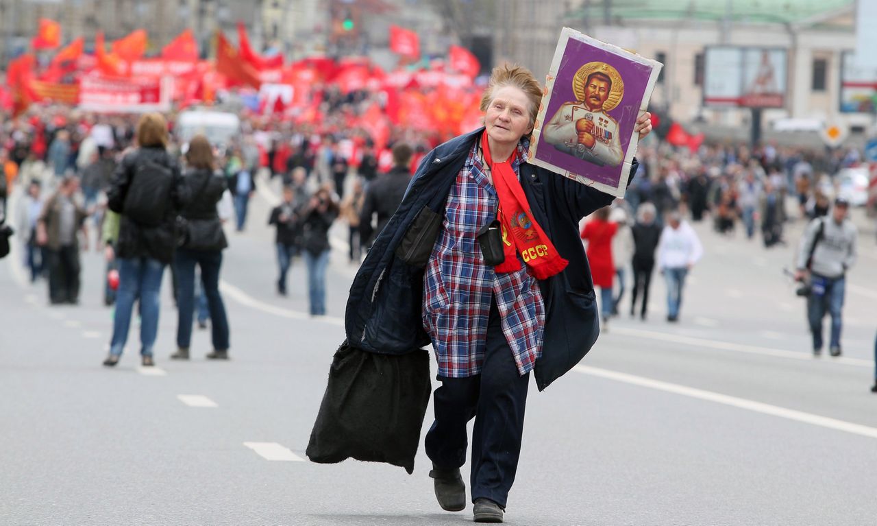 Stalin wiecznie żywy - i coraz bardziej lubiany. Zły znak dla Putina?