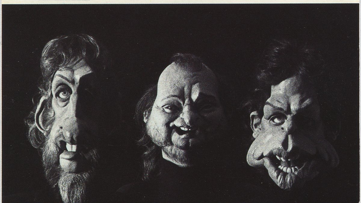 Okładka singla "Land of Confusion", która parodiuje front drugiego albumu Beatlesów "With the Beatles"