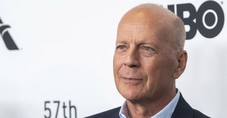 Bruce Willis ogolił córce głowę. Tallulah ma nową fryzurę na czas kwarantanny