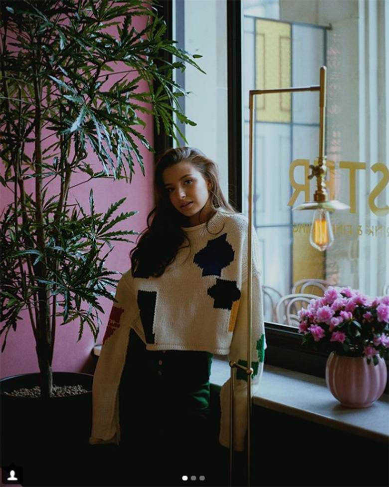 Julia Wieniawa

sweter - H&M S/S 2018, 299 złotych