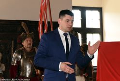 Szef gabinetu politycznego ministra infrastruktury dostał gigantyczną nagrodę. Wyższą niż wielu ministrów