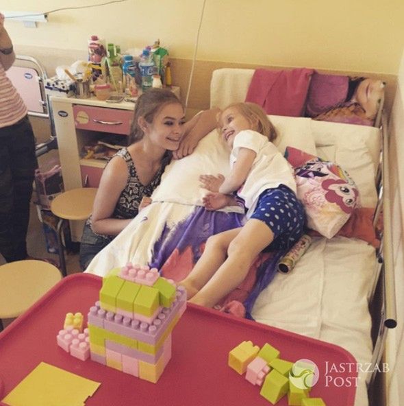 Julia Wróblewska odwiedziła dzieci na oddziale onkologicznym