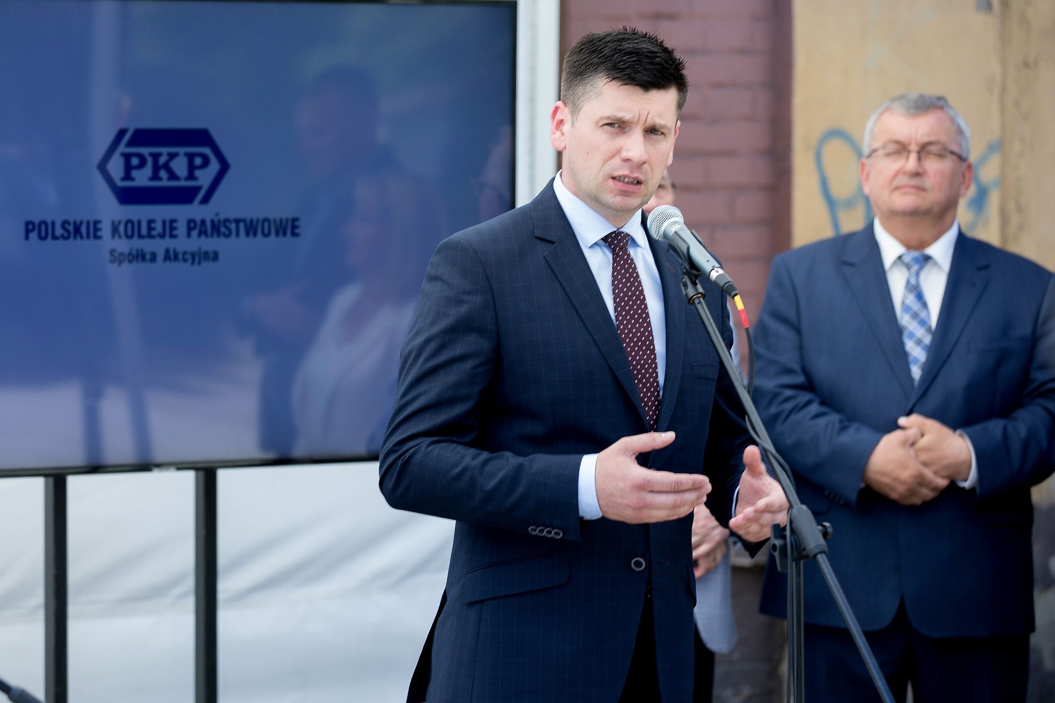 Łukasz Smółka blisko trzy lata kierował gabinetem politycznym ministra Andrzeja Adamczyka.