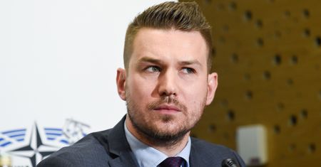 "Adwokat diabła". Marszałek Sejmu Marek Kuchciński ma "tarczę obronną" w postaci szefa CIS