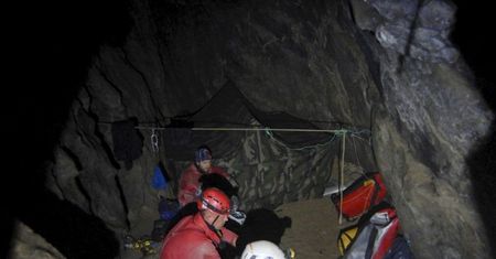 Tatry. TOPR opublikował zdjęcia z akcji ratunkowej grotołazów w jaskini Wielkiej Śnieżnej