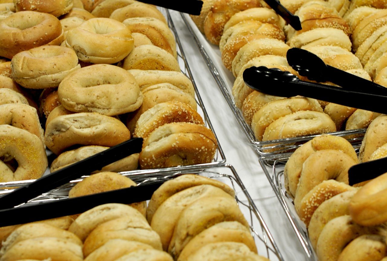 Bułka – kalorie, do hamburgerów, drożdżowe, bez glutenu, bułka tarta