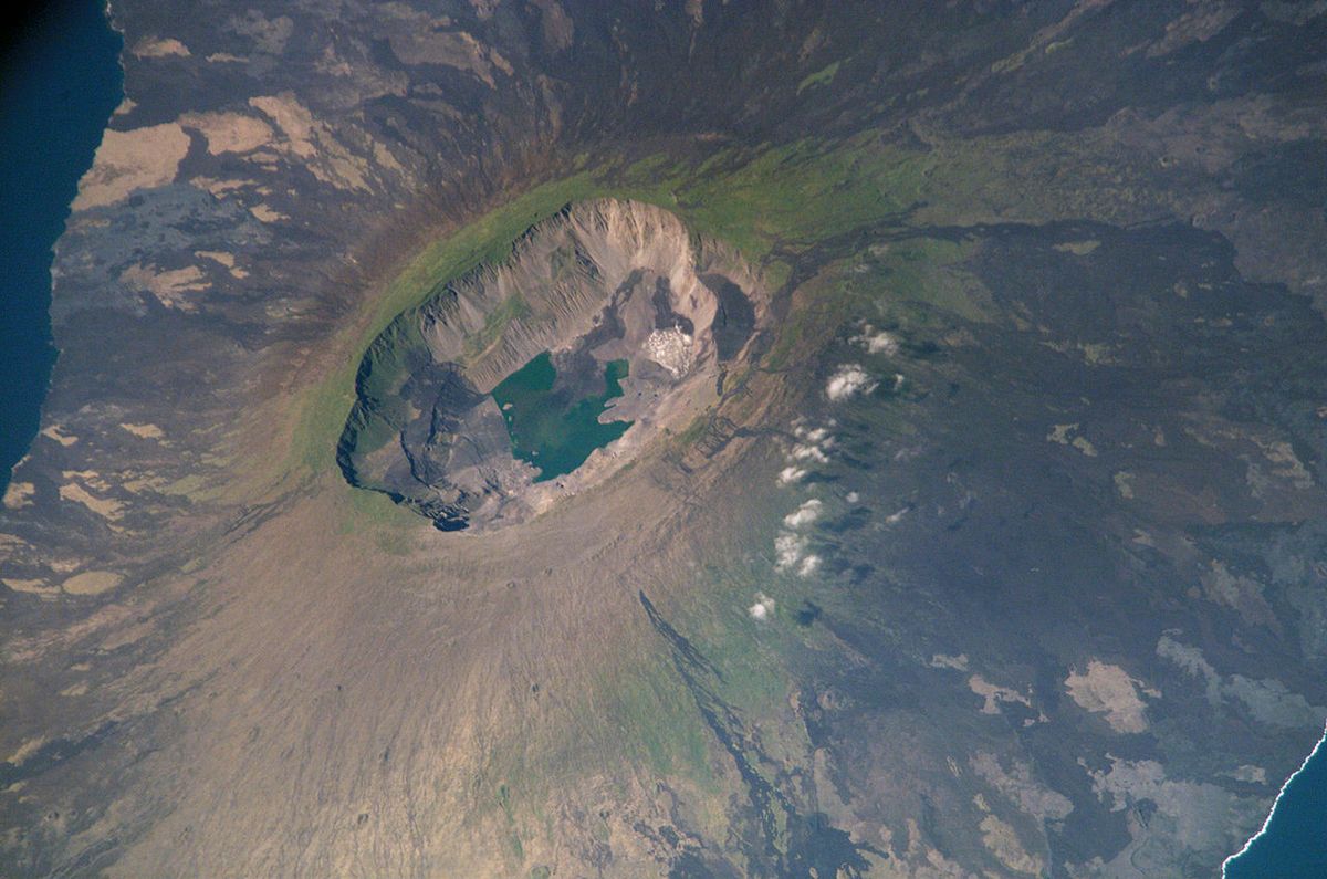 Erupcja wulkanu na archipelagu Galapagos. Zwierzęta zagrożone