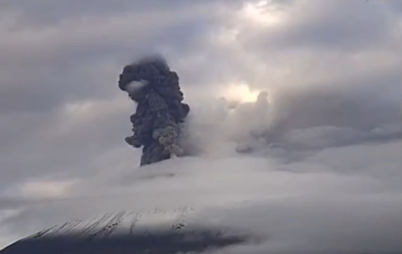 Wulkan Popocatépetl ponownie się obudził. "Płonąca góra" została zarejestrowana na wideo