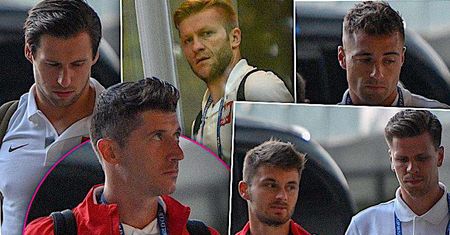 Aż przykro patrzeć. Załamani piłkarze wracają do hotelu po koszmarnym meczu z Kolumbią: Lewandowski, Krychowiak, Szczęsny [DUŻO ZDJĘĆ]