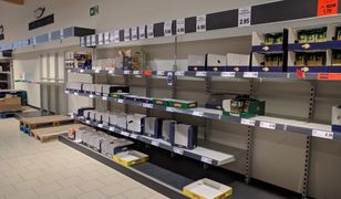 Kolejki po papier i ryż o 6 rano. Nie słuchamy apeli o rozsądne zakupy