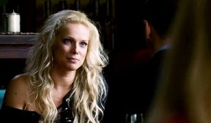 "Przyjaciółki", sezon 8, odc. 4: Która z przyjaciółek wychodzi za mąż, a która wybierze się na randkę?