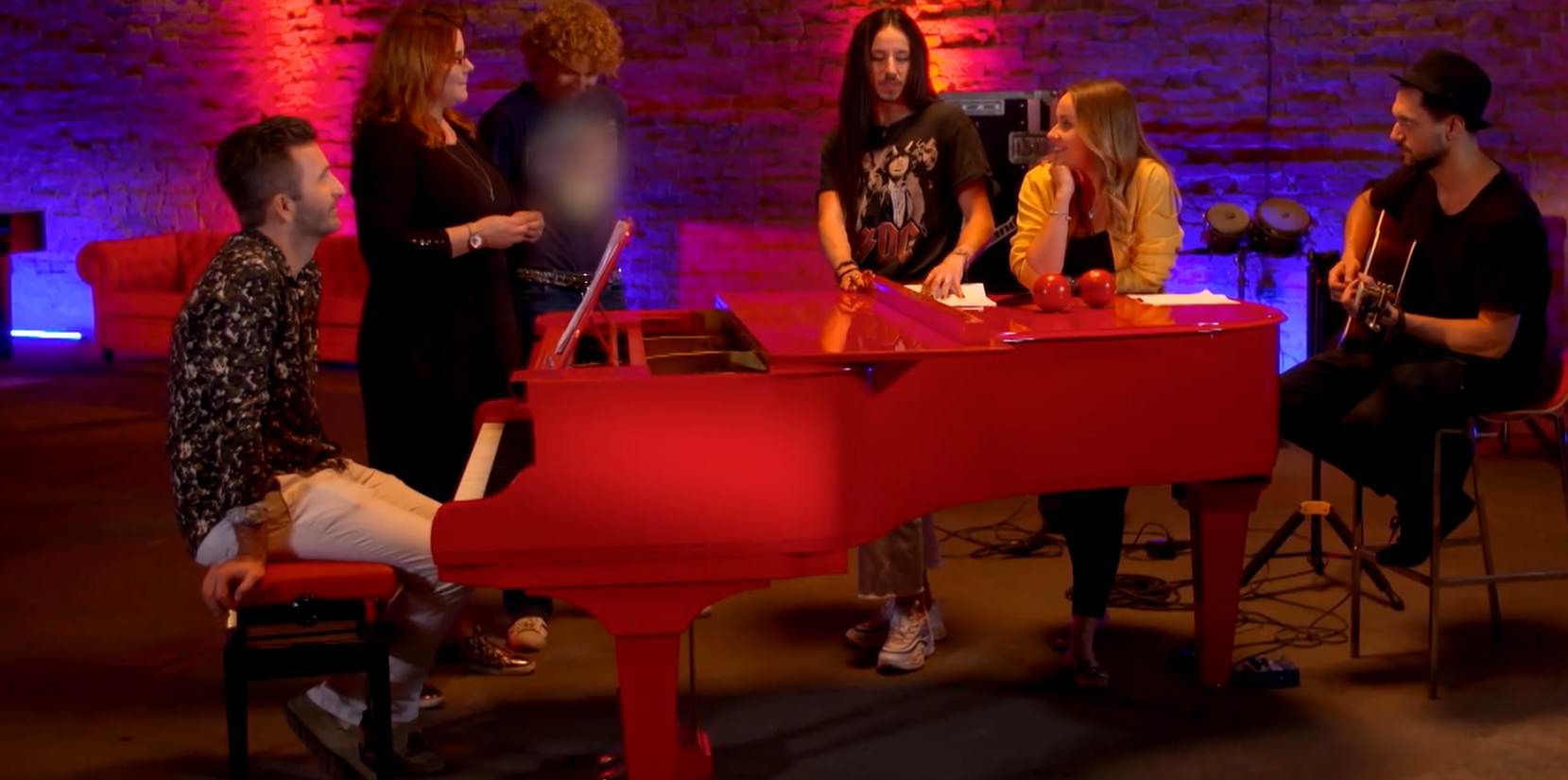 The Voice ocenzurowało koszulkę Filipa Czyżykowskiego. Dlaczego?