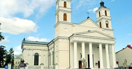 Miasto dorzuci się do emerytury. Byle tylko urzędnicy odeszli