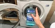 Wystarczy miarka płynu do płukania jamy ustnej. Wlej ją do pralki i ciesz z efektów