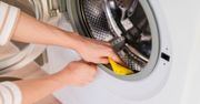 Domowy spray do czyszczenia uszczelek w pralce zrobi całą robotę za Ciebie!