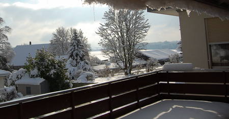 Wyrzucili synka na balkon. Dziecko w stanie krytycznym