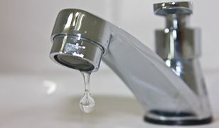 Marnowanie wody może kosztować tysiące złotych rocznie
