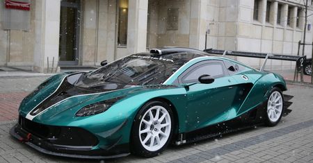 Arrinera Hussarya: co z premierą "cywilnego" samochodu?