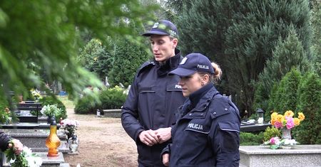 Policja patroluje pilskie cmentarze