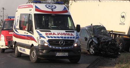 Krajowa 10 zablokowana. Nie żyją 2 osoby