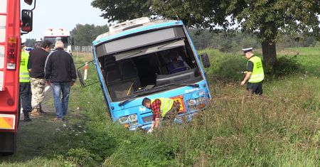 Wypadek autobusu z dziećmi