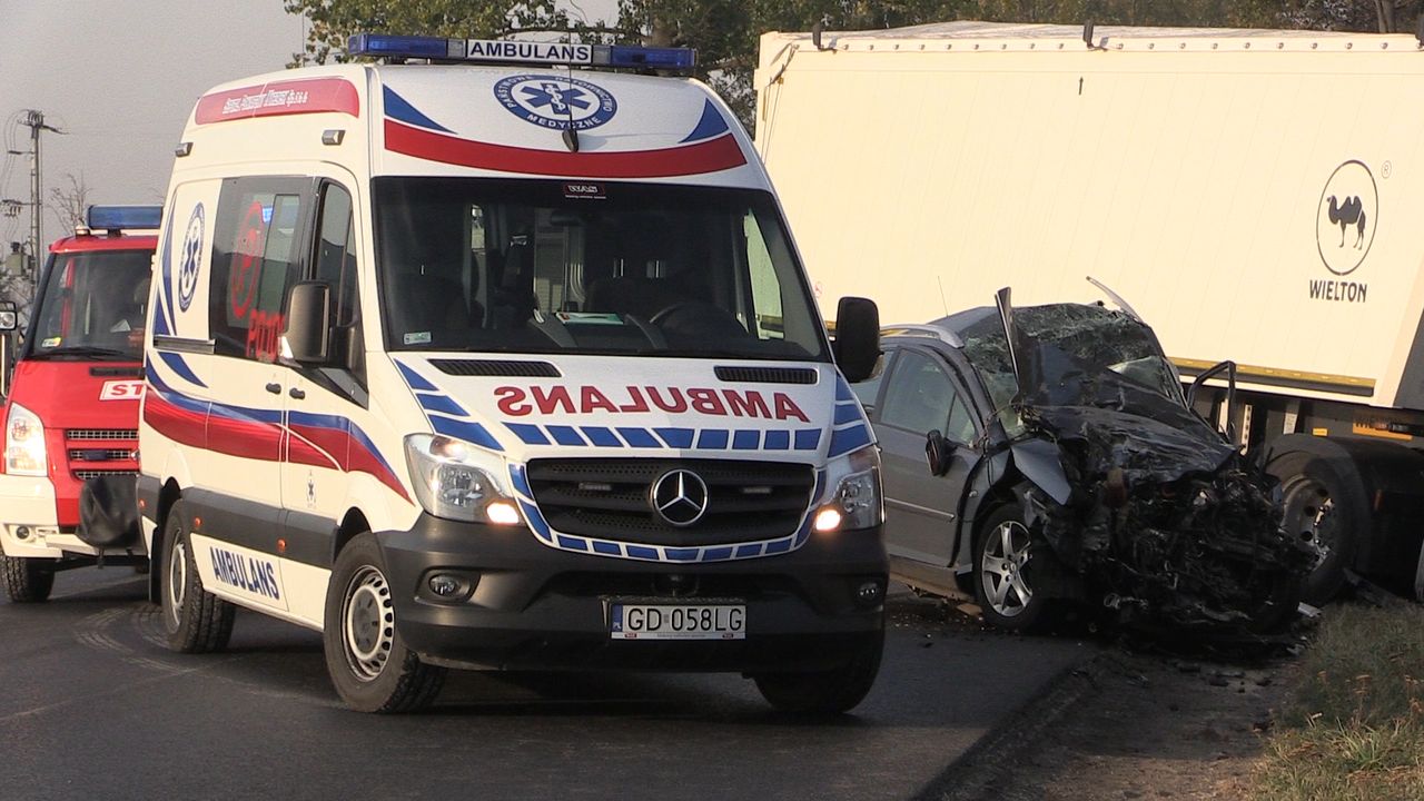 Krajowa 10 zablokowana. Nie żyją 2 osoby