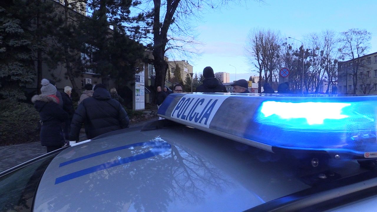 Policjanci zatrzymali 16-letnich sprawców fałszywego alarmu bombowego