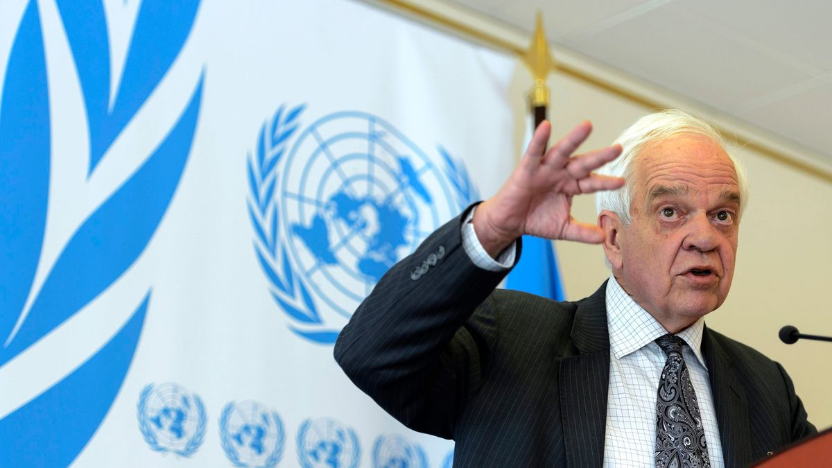 John McCallum przemawia w ONZ w 2016 r. jako kanadyjski minister imigracji. W 2017 r. został ambasadorem w Chinach.