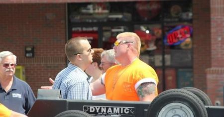 Przeczytaj wywiad z Ronem Shirleyem, założycielem firmy Lizard Lick Towing