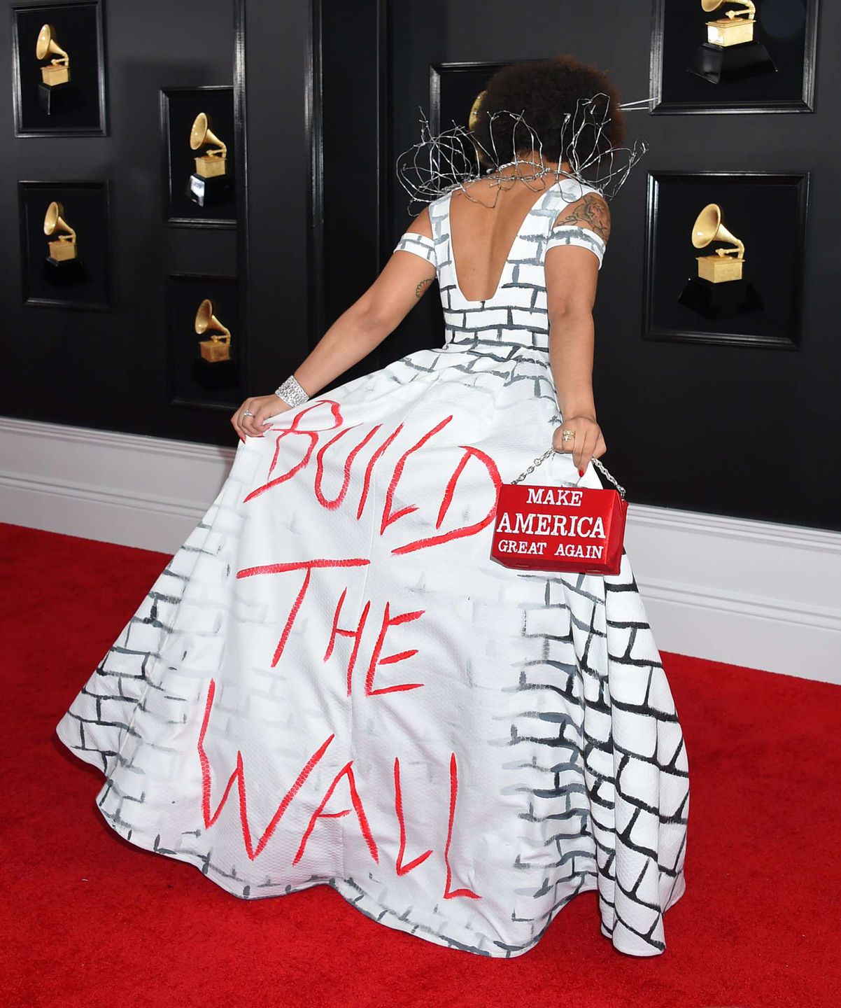 Joy Villa – Grammy 2019 (tył kreacji)