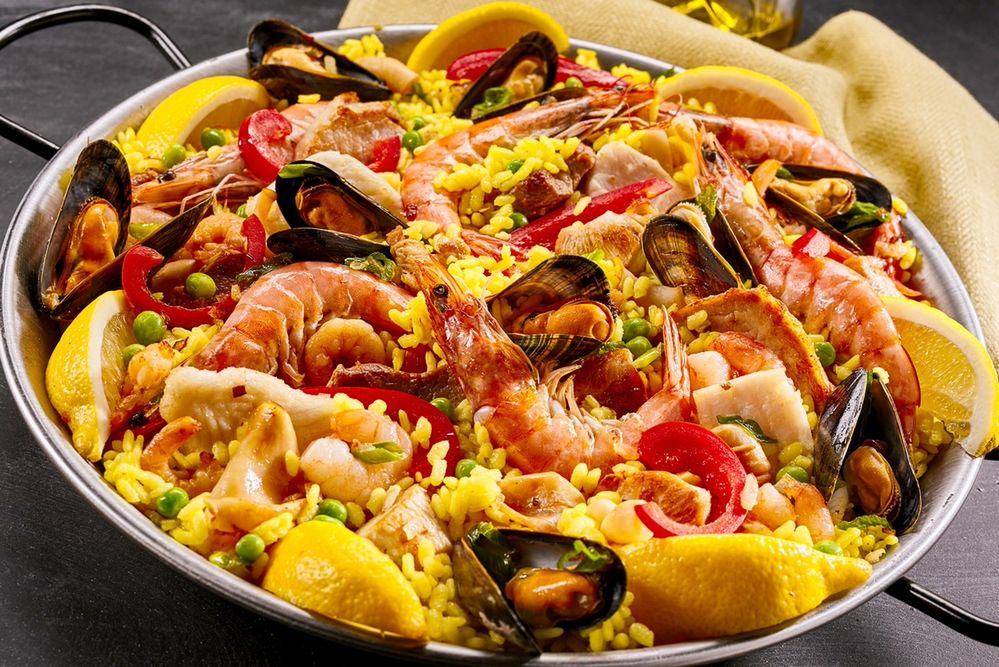 Paella – przepisy na pyszne hiszpańskie danie