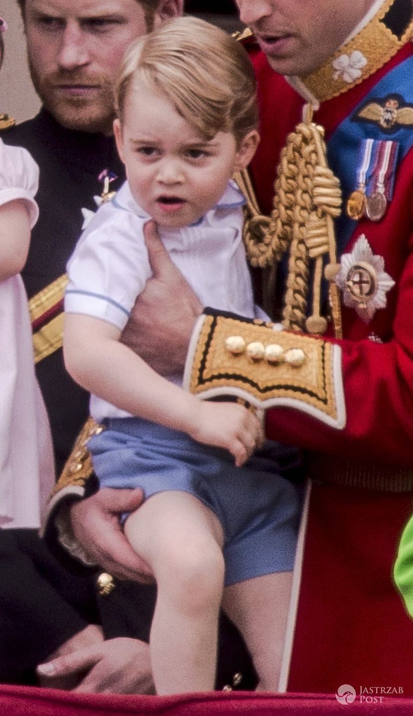 Książę George na rękach swojego taty księcia Williama (fot. ONS)